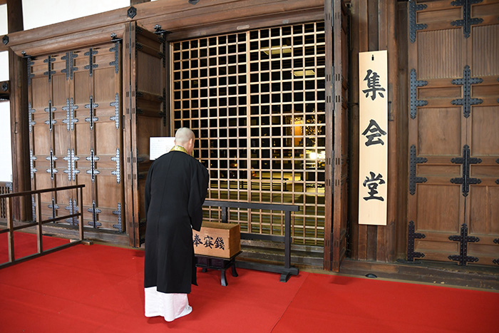 僧侶が解説付きでご案内 御影堂プライベートツアー