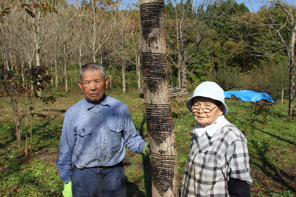 会長の飛田祐造さんと副会長の益子玉江さん