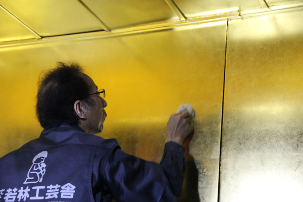 箔押しをした部分は金箔のつなぎ目が目立たなくなりました
