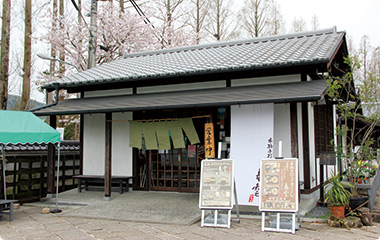 うどん屋「竜雲」。土日のお昼時には行列ができることもある