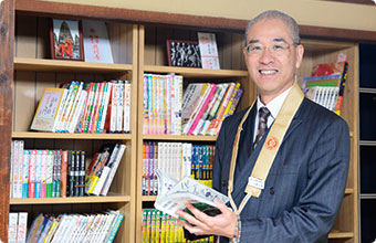 多聞院を改装してオープンした「漫画図書館」。開館時間は月曜日の午後6時~8時と土曜日の午前10時~17時。入場無料。法事などの都合で臨時休館の場合あり